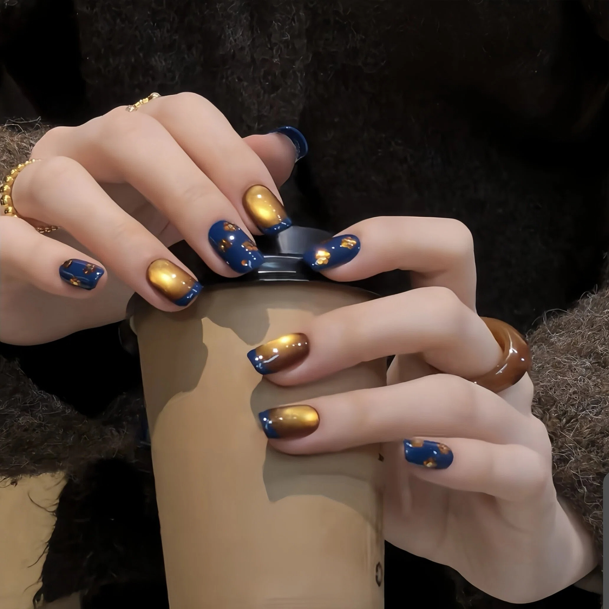 棕蓝小花法式手工穿戴甲2025新款高级感秋冬玻璃珠猫眼美甲穿戴甲,彩妆/香水/美妆工具,穿戴甲/甲片,淘宝优惠券,粉丝福利购,淘宝优惠卷