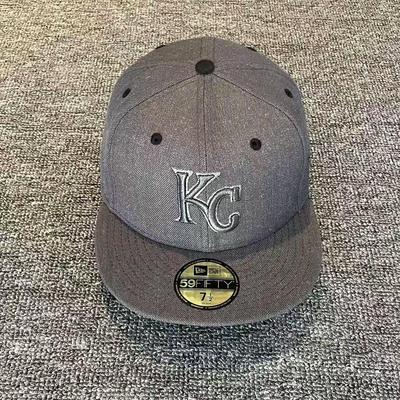 纽亦华平檐羊毛全封闭帽