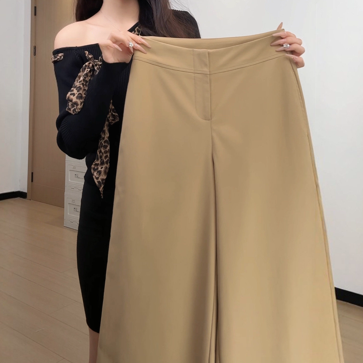 卡其色西装裤女2026新款春季垂坠感老钱风直筒裤小个子窄版阔腿