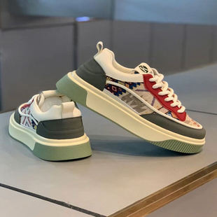 男鞋春秋季新款时尚厚底潮流板鞋增高百搭系带花纹透气运动休闲鞋