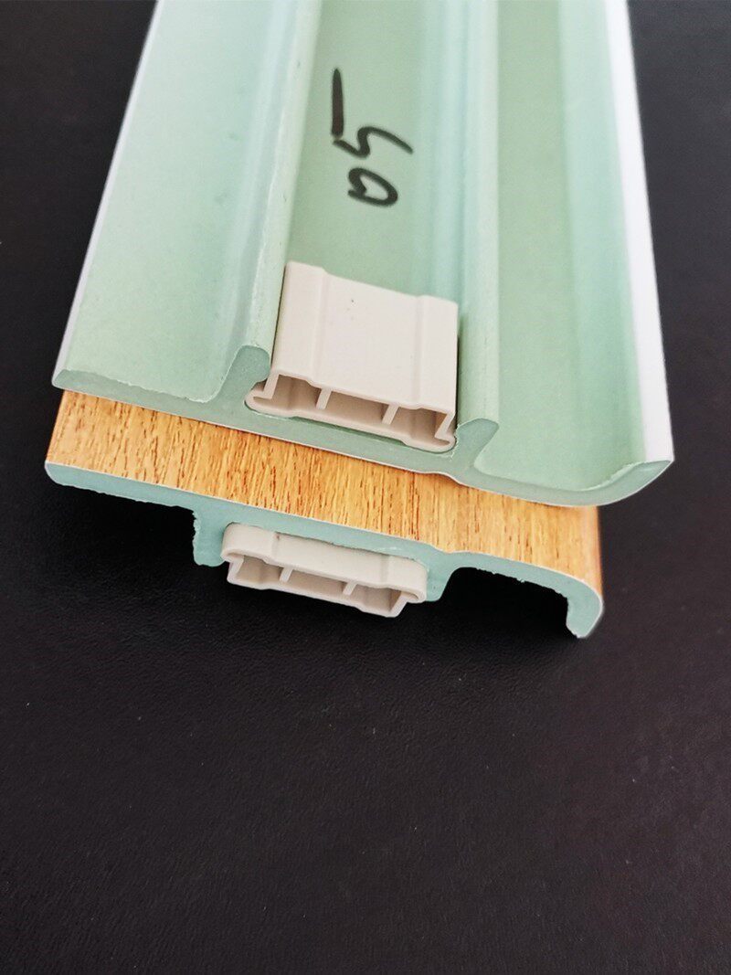 pvc踢脚线卡扣固定地板塑料卡子贴脚线配件踢角线竹木纤维地脚