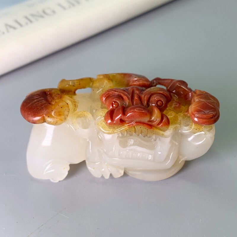 精雕黄龙玉金沙老料貔貅手把件