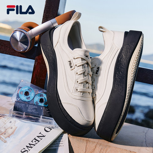 FILA斐乐女式摩登帆布鞋