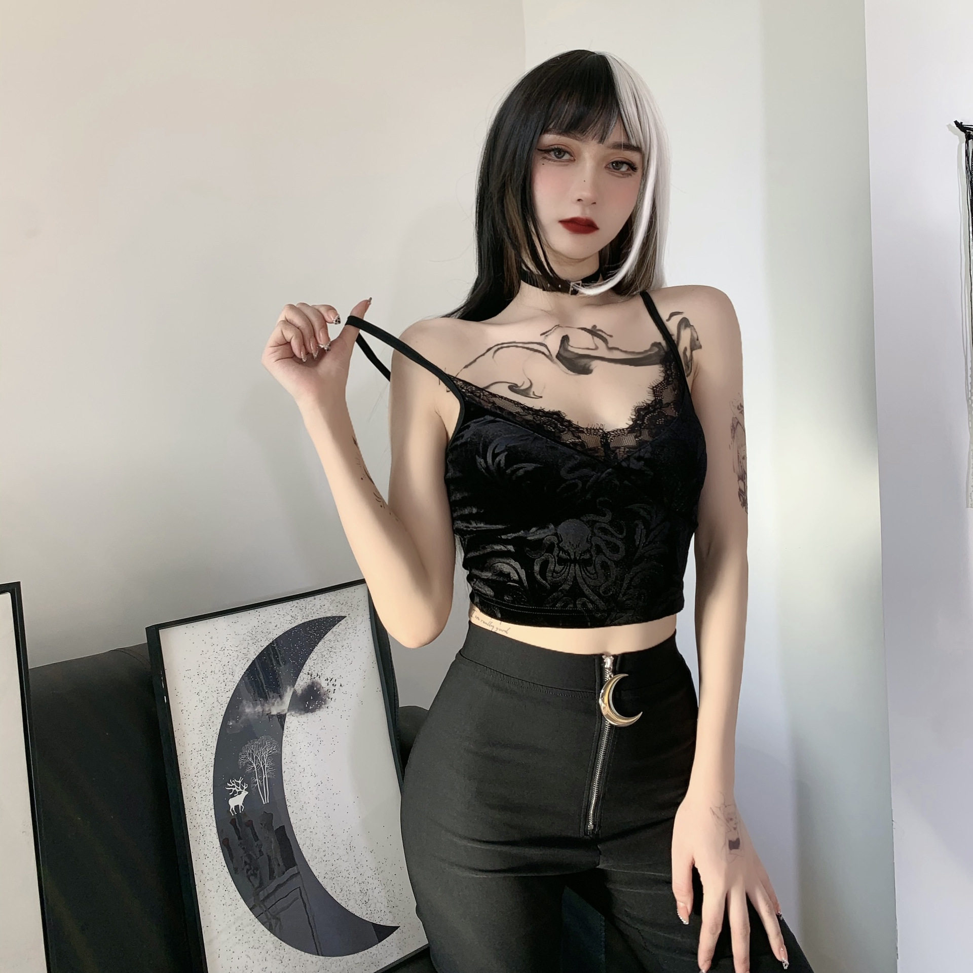 2023Lace suspender vest时尚蕾丝花边吊带上衣性感露脐小背心女