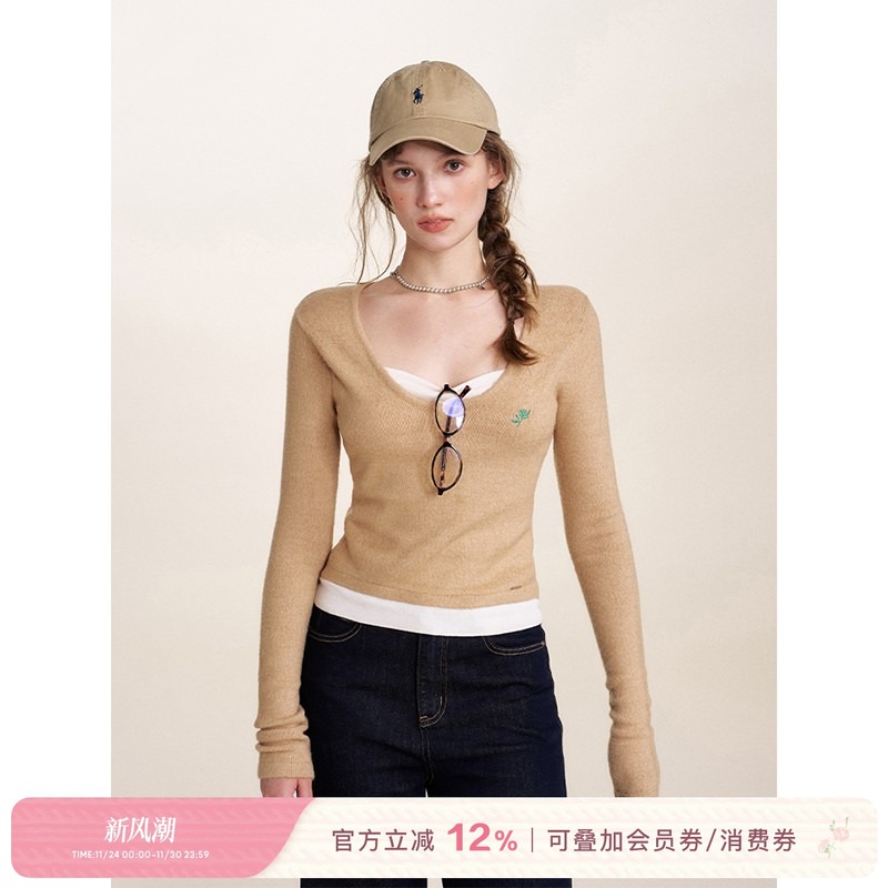 Kroche  柔软时光 玫瑰刺绣撞色v领假两件针织衫秋冬打底