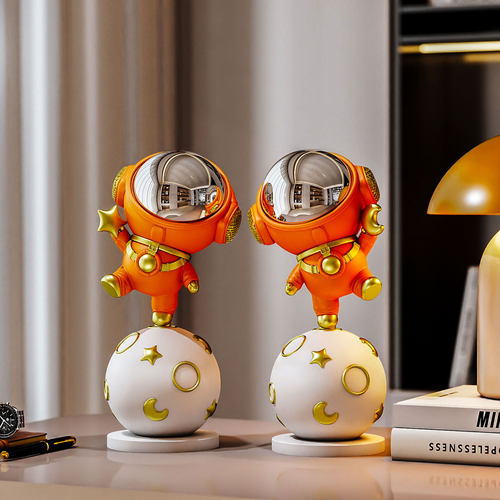 太空人太空人桌面摆件电视柜酒柜儿童房书桌高级感装饰品生日礼品