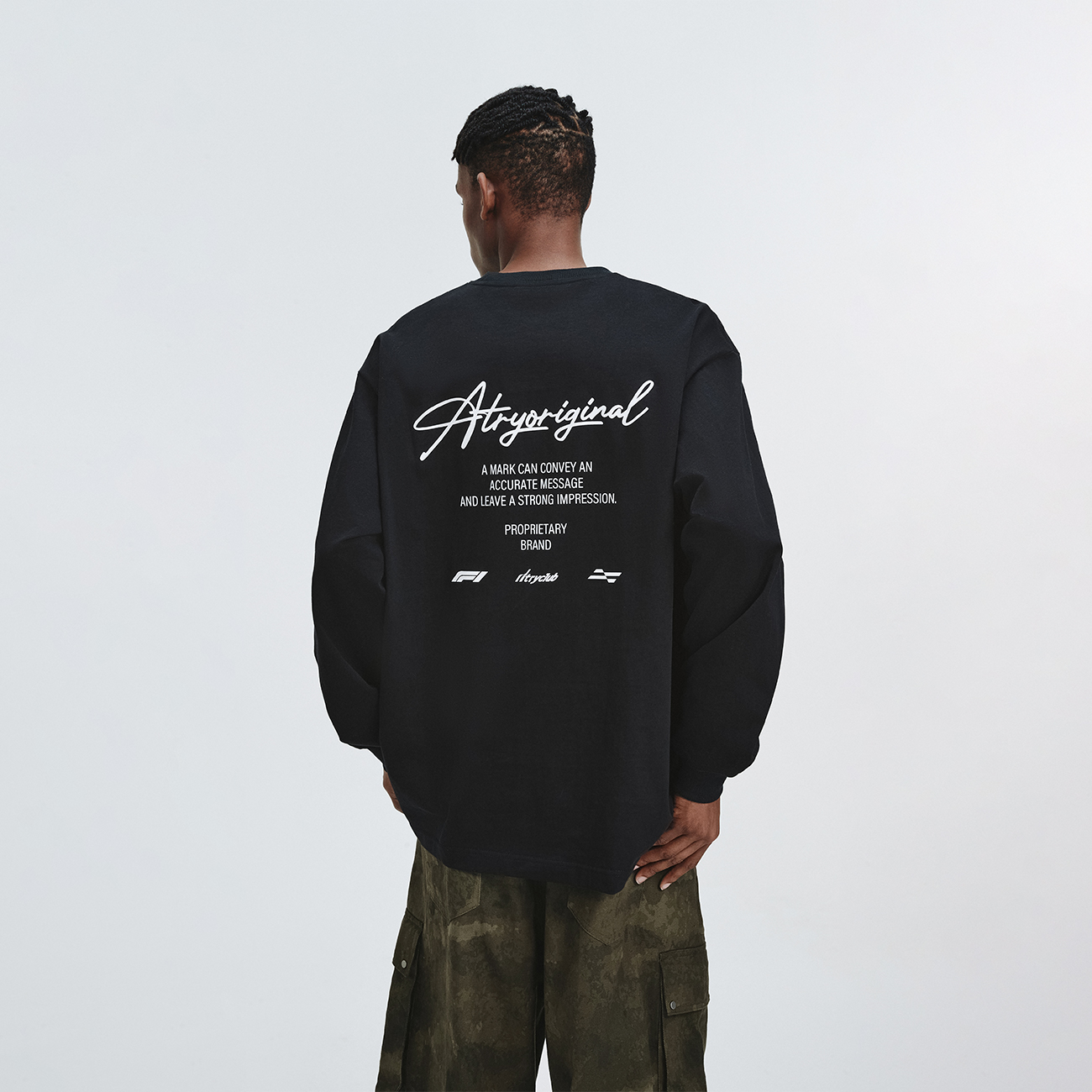 ATRY背后文字排版长袖