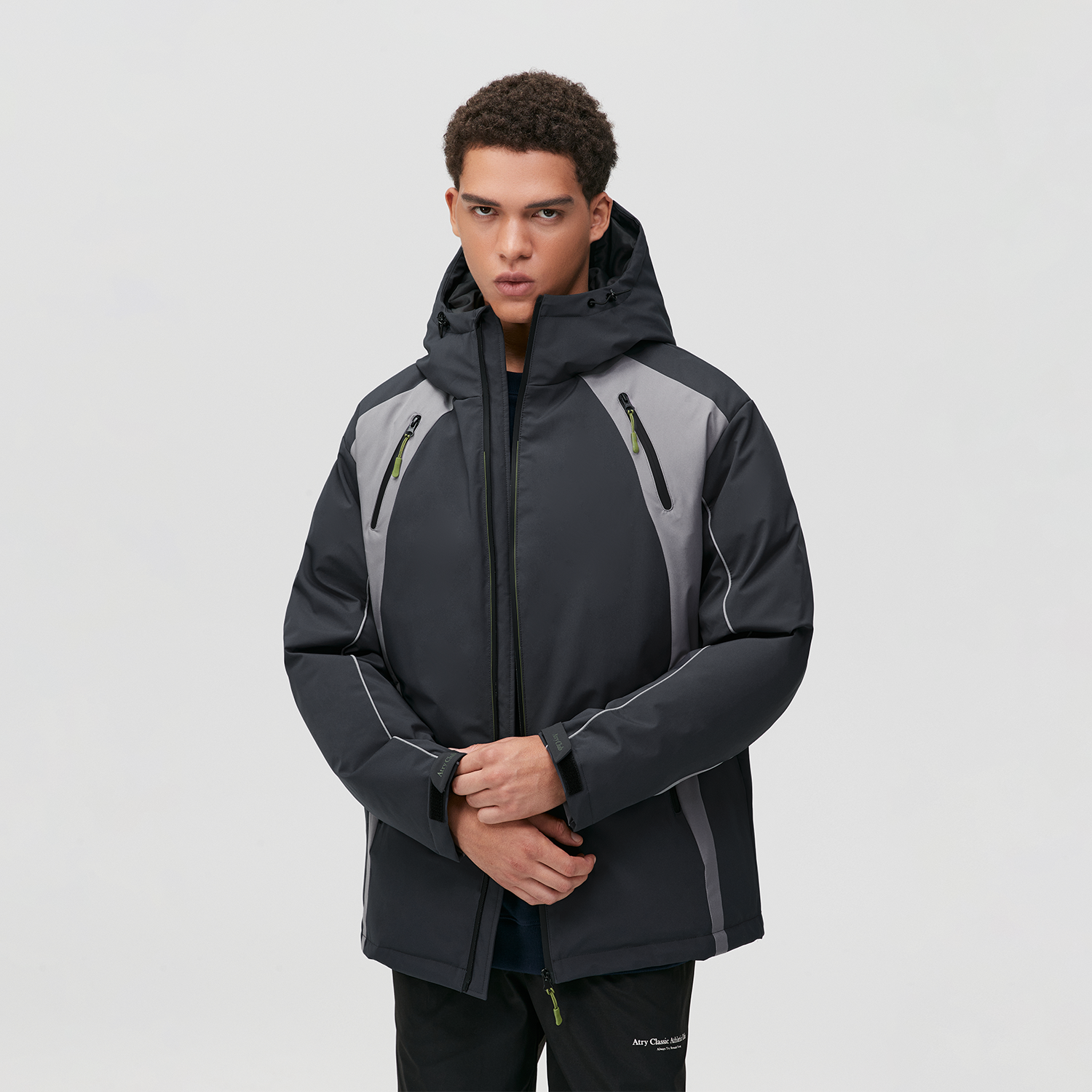 拼接撞色三防面料冲锋衣羽绒服