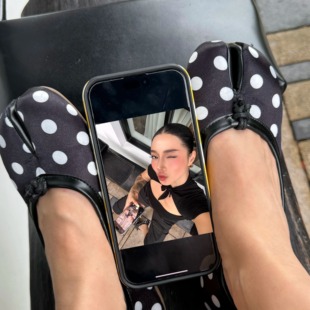 女平底单鞋 弗拉明戈马蹄分趾鞋 复古缎面黑白波点鞋 子 stylish