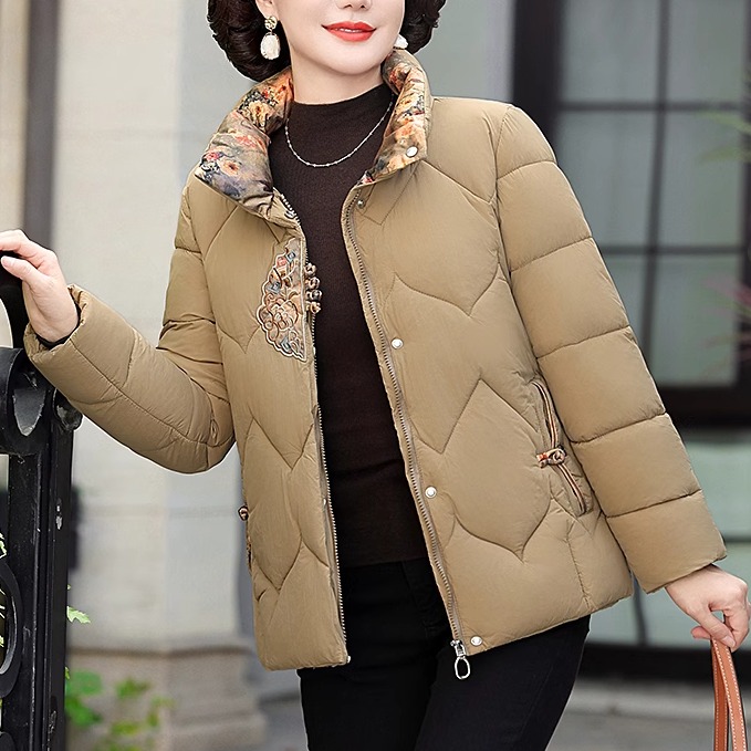 语卡芙妈妈冬装中老年短款外套