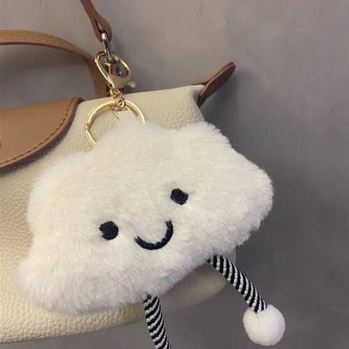 ins可爱毛绒云朵挂件少女