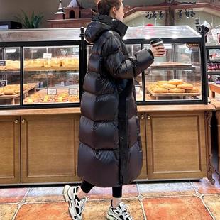 宽松加厚长款 韩版 过膝平湖羽绒服外套面包 新款 亮面鹅绒女黑金冬季
