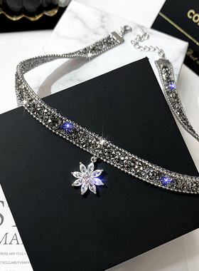 Fashion Crystal Ice Flower Pendant Necklace Glitter