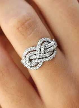 2023 2022 New Woman Ring Twist Infinite Shape Crystal Cubic