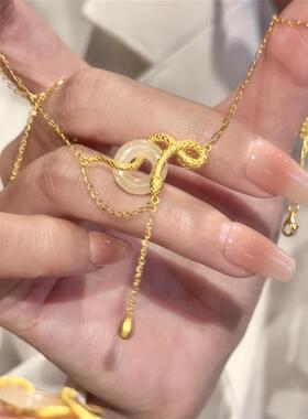 日本MUMI覆古国潮风18k金色灵蛇盘玉平安扣项炼秋冬女款钛钢锁骨