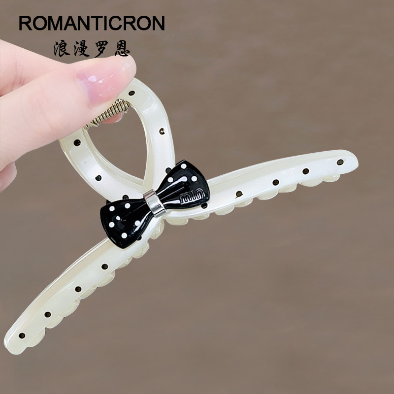 鲨鱼夹大号小众设计感后脑勺盘发发量多夏季亚克力韩国白色抓夹子