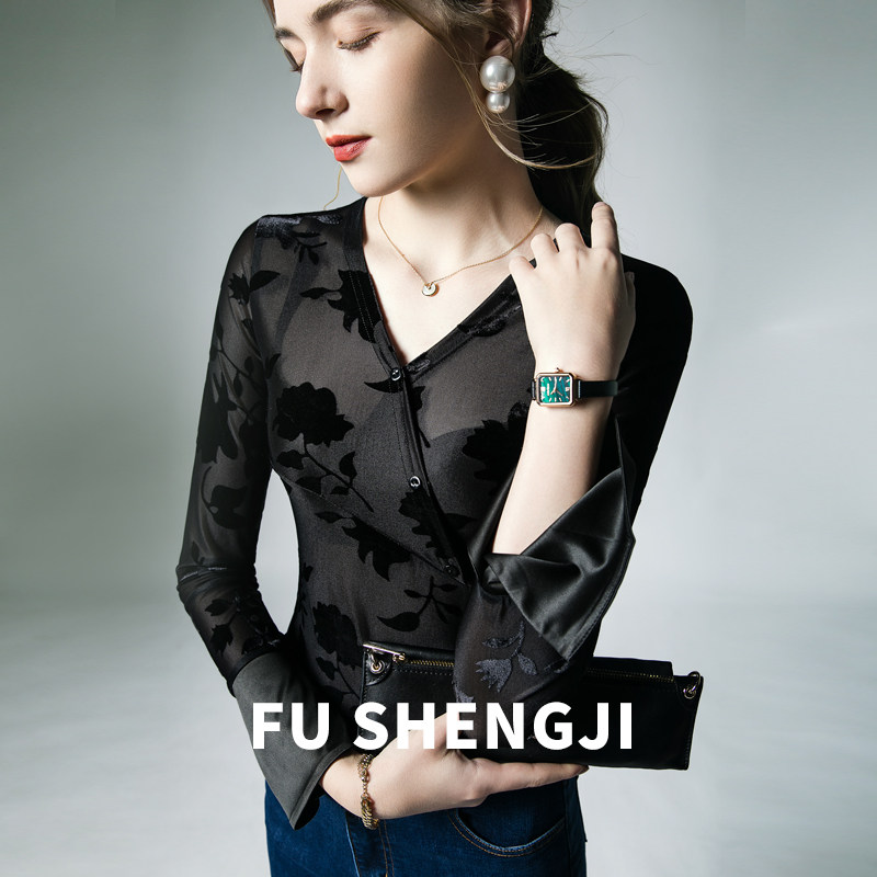高级复古气质小衫碎花植绒网纱上衣秋季新款喇叭袖拼接小众打底衫