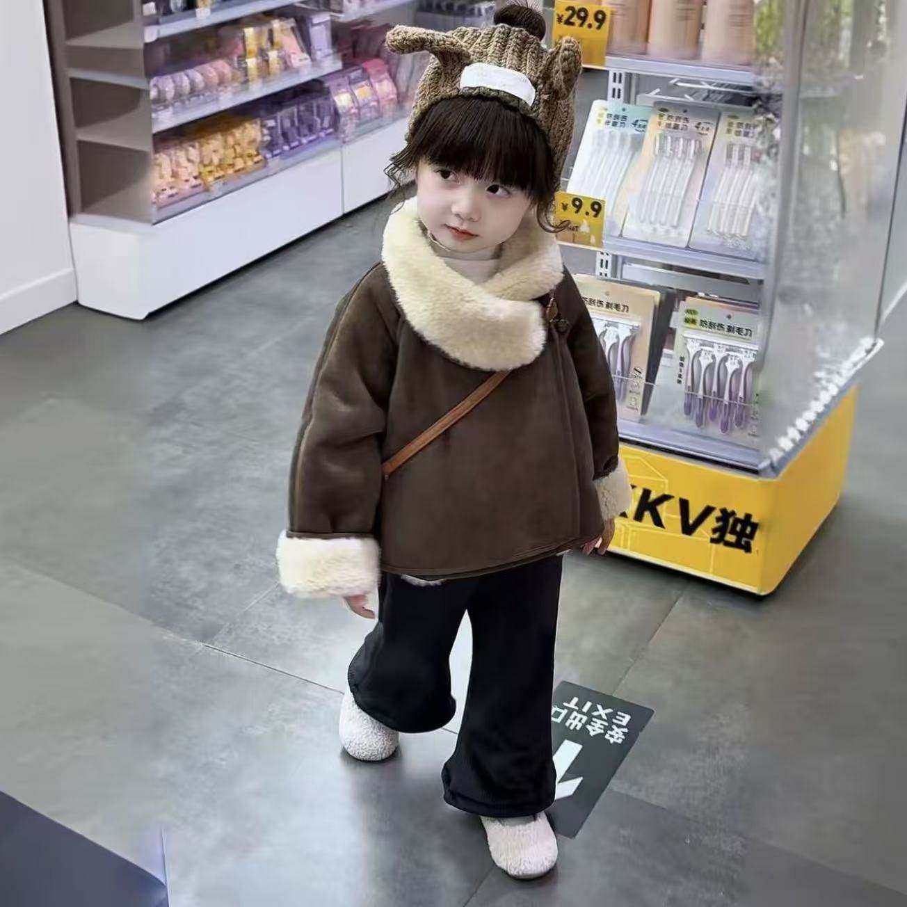 女童2025冬季新款羊羔毛翻领外套儿童宝宝咖色上衣喇叭裤加绒套装,童装/婴儿装/亲子装,套装,淘宝优惠券,粉丝福利购,淘宝优惠卷