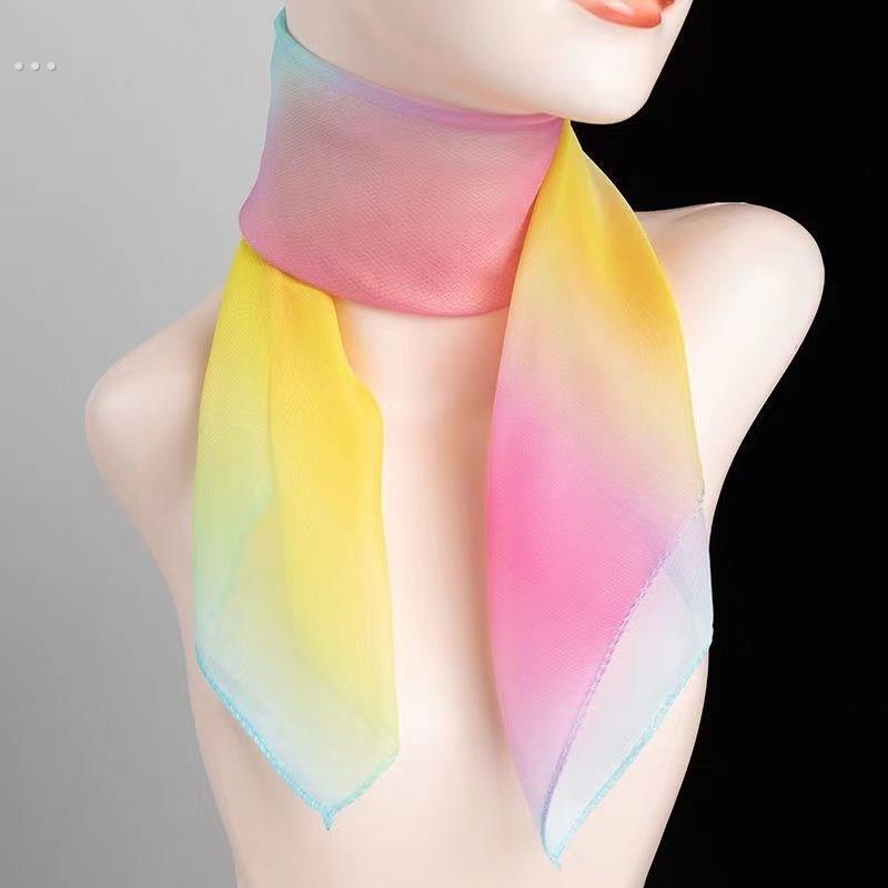 采购产品波尔卡圆点丝巾，小方形围巾，为妇女，春季和秋季的风格