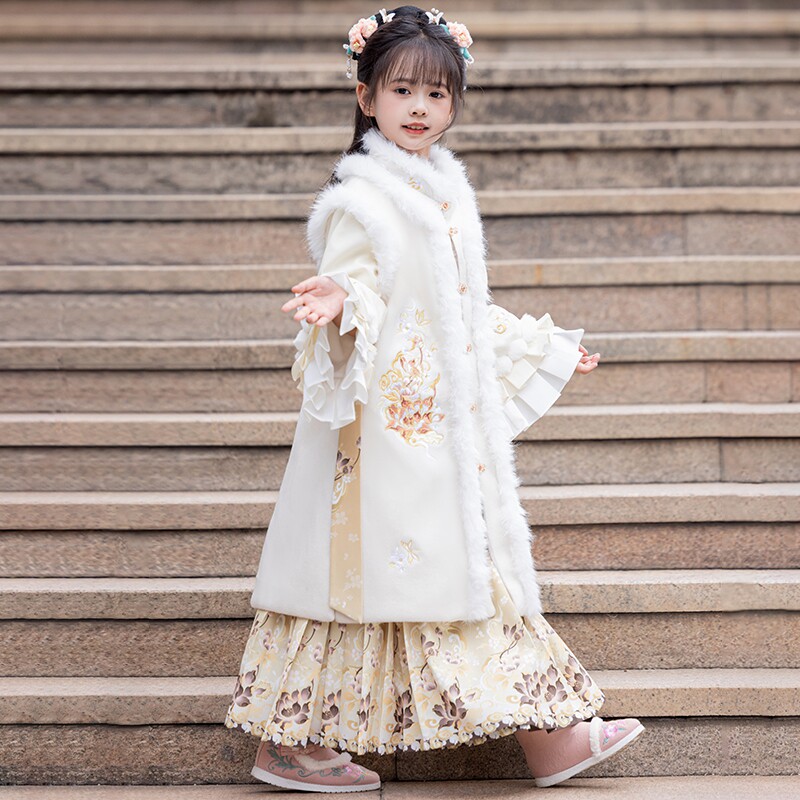 白色女宝汉服女童古装拜年服套装2026新款长款棉袄马面裙过新蛇年