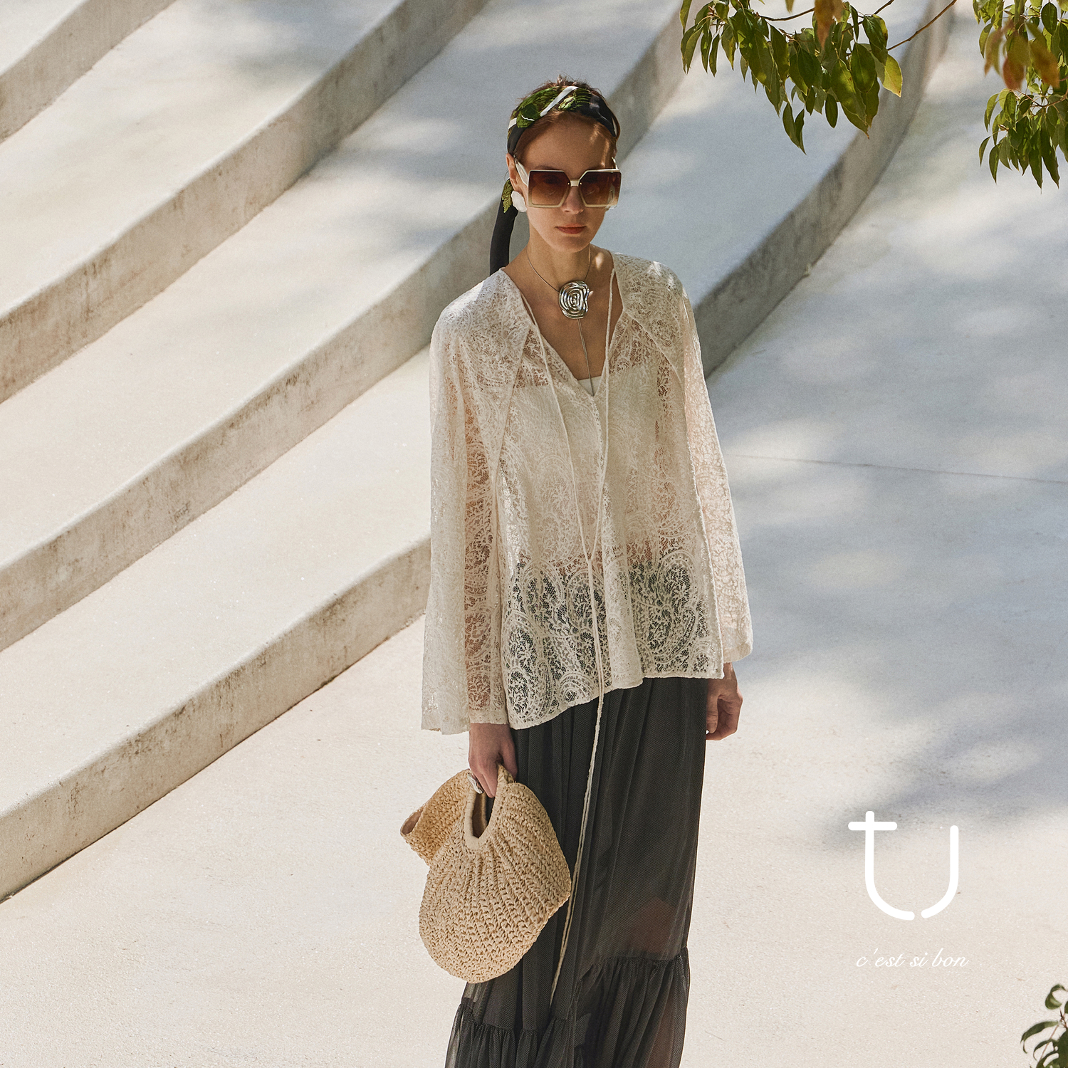 TU女装法式刺绣镂空蕾丝衬衫