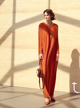 TU女装 松弛盎然 淡人穿搭立裁一片式连衣裙2026年新款阔版裙子