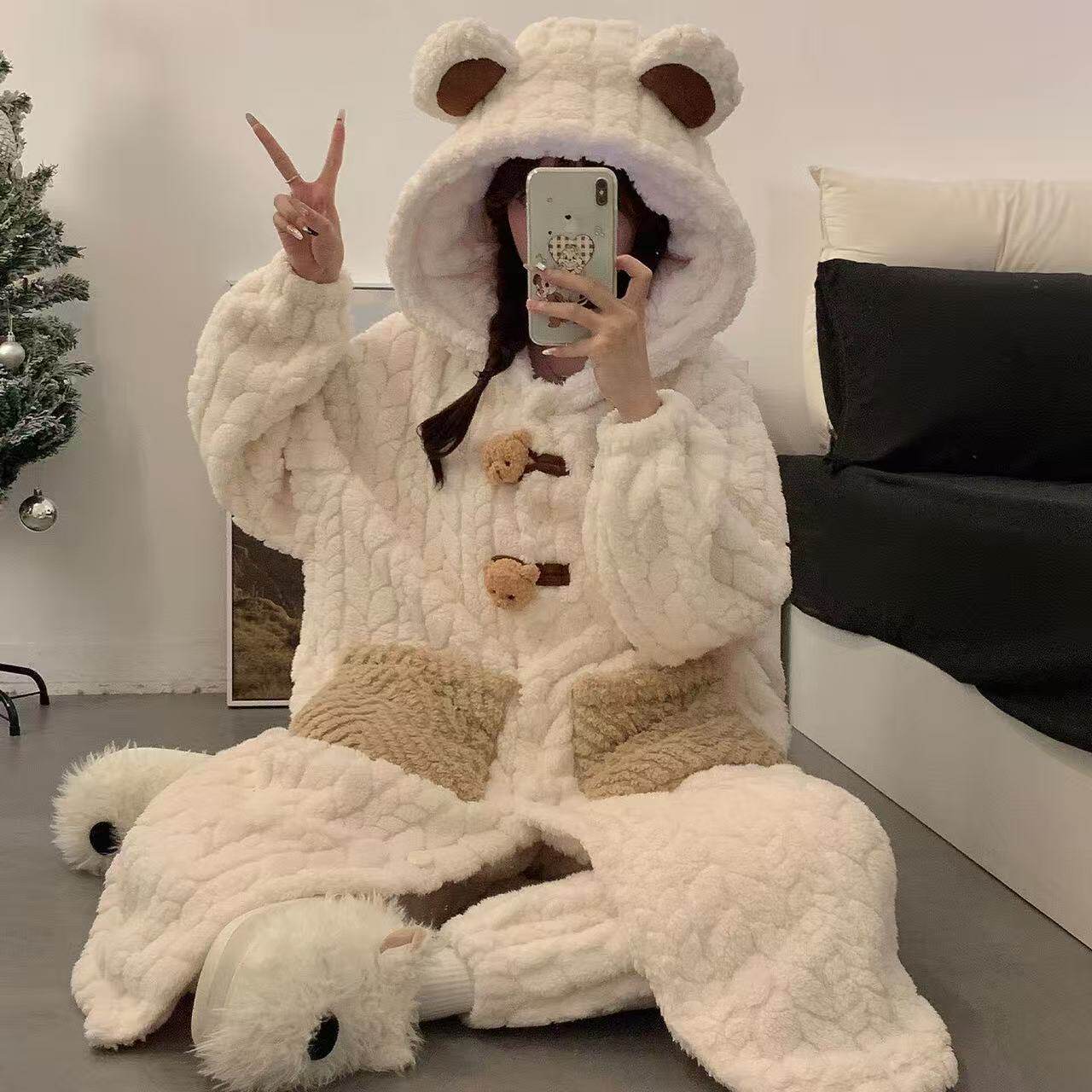 韩版小熊睡袍女秋冬季保暖家居服珊瑚绒加厚连帽浴袍长款睡衣睡裙