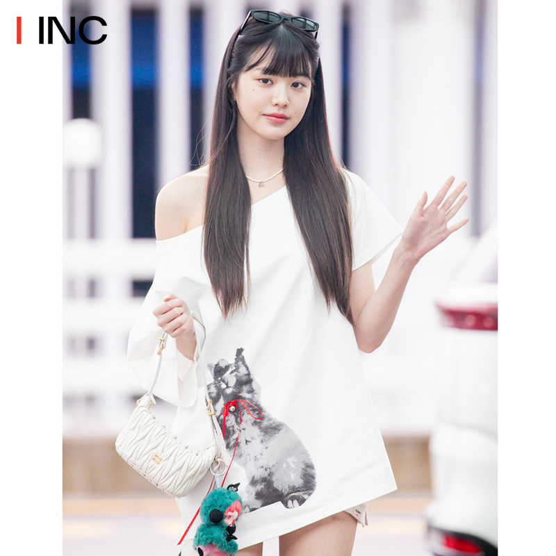 张元英同款 MARKGONG 斜开肩小猫印花T恤女25AW早秋新款上衣IINC