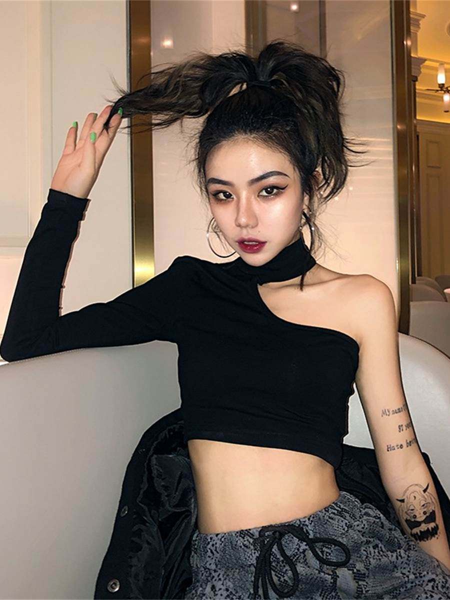 短款露脐心机t恤女团打歌服小众性感斜单肩挂脖爵士舞蹈jazz上衣