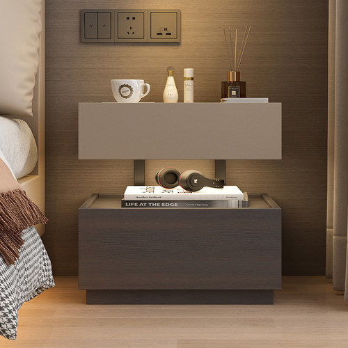 现代简约床头柜无线充多层实木储物柜感应灯高级床头悬浮柜子定制