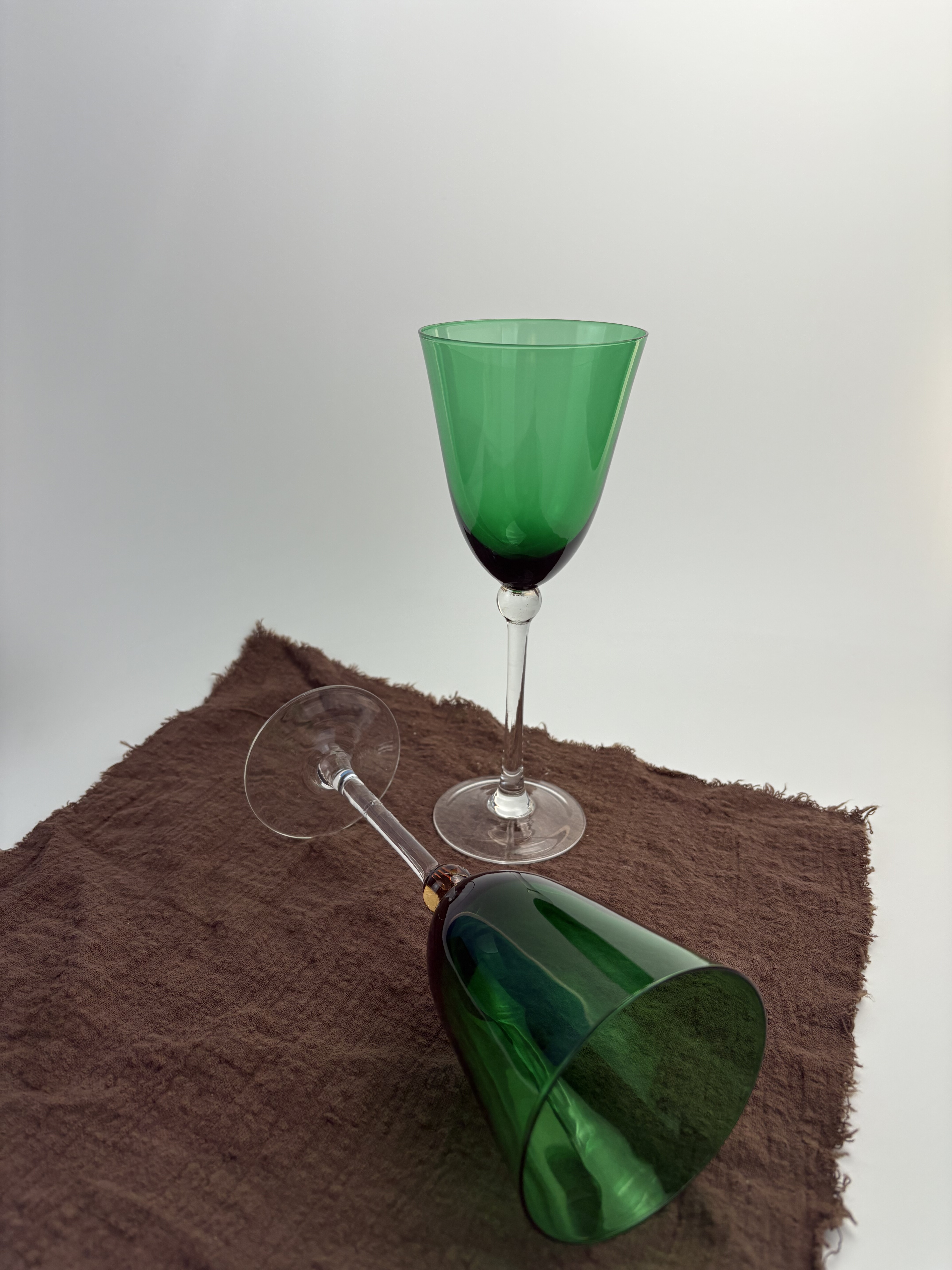 复古外贸绿色原色料高脚杯红酒杯珠珠高脚杯绿色中古玻璃杯