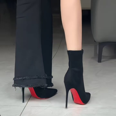 不累脚尖头黑色红底细跟短靴女