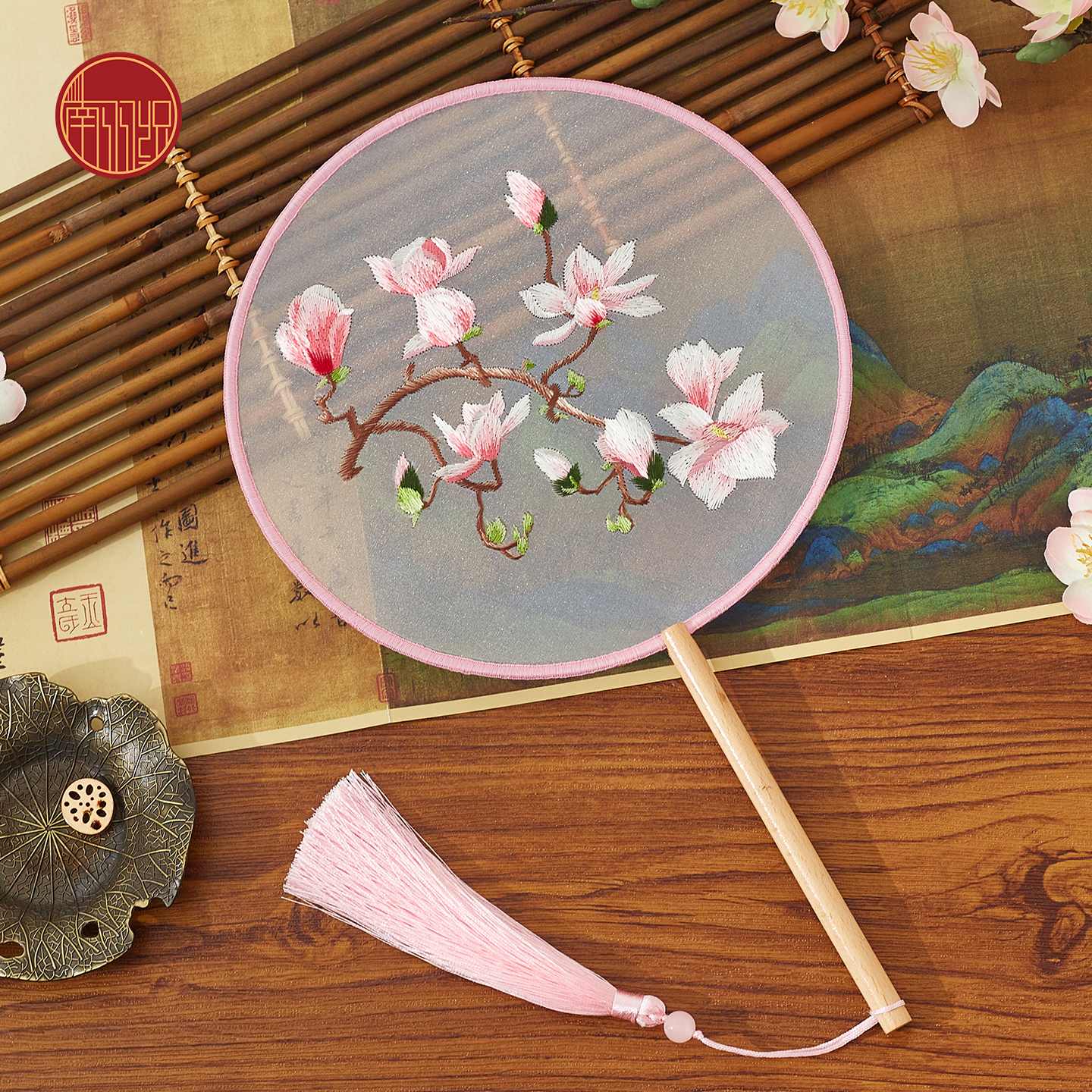 玉兰花刺绣粉色团扇南羽织双面绣