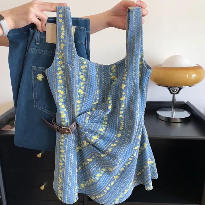 法式高级感条纹碎花掐腰吊带背心女夏季新款时尚显瘦方领无袖上衣