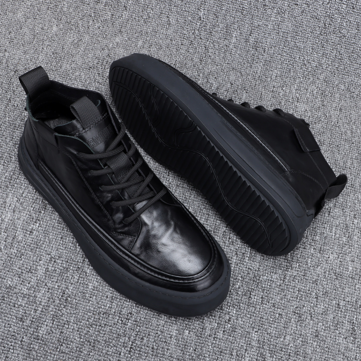 秋季高帮休闲皮鞋男款真皮透气厚底板鞋韩版百搭系带简约软底男鞋,流行男鞋,高帮鞋,淘宝优惠券,粉丝福利购,淘宝优惠卷