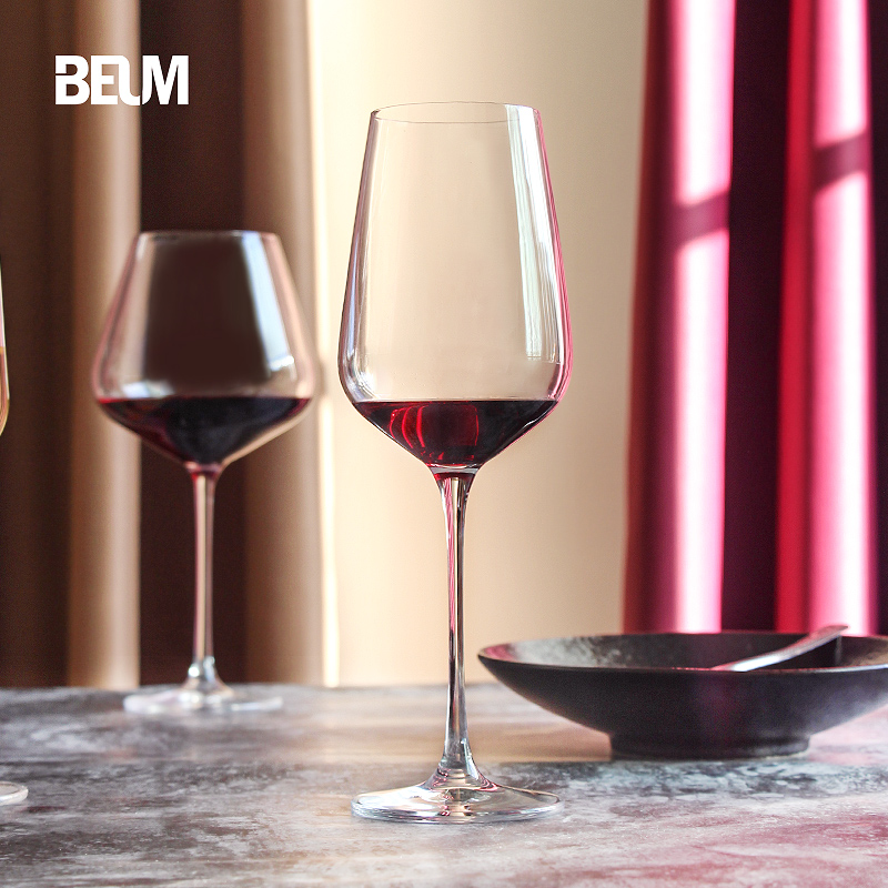 水晶玻璃材质  晶莹剔透 高挑杯身 优雅大气