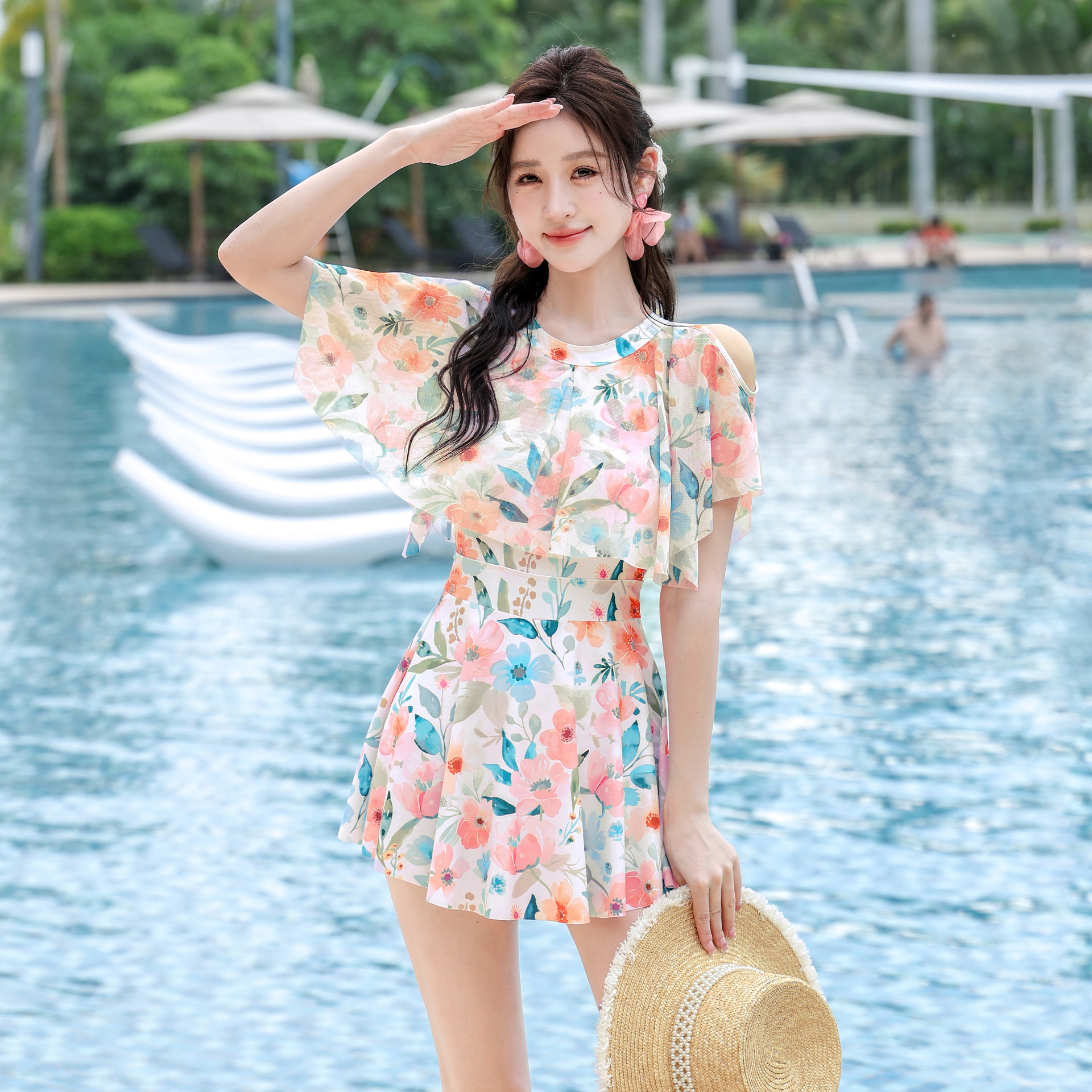 泳衣女2025新款保守显瘦遮肚连体女士爆款性感裙式高级感温泉泳装