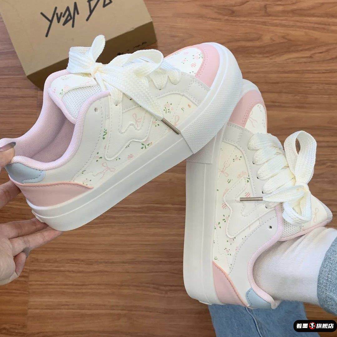 女款大头休闲面包鞋小众学生百搭小白鞋平底新款板鞋初中生运动鞋