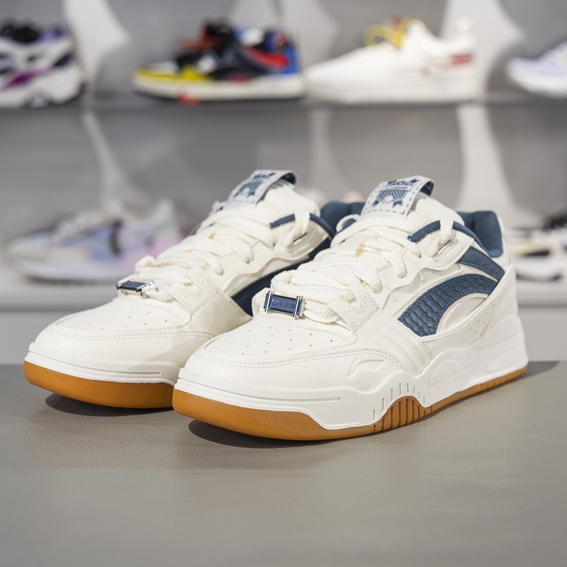 李宁车缝线系带男子低帮休闲鞋