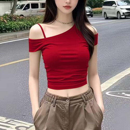 纯欲风性感辣妹黑色短款斜领T恤