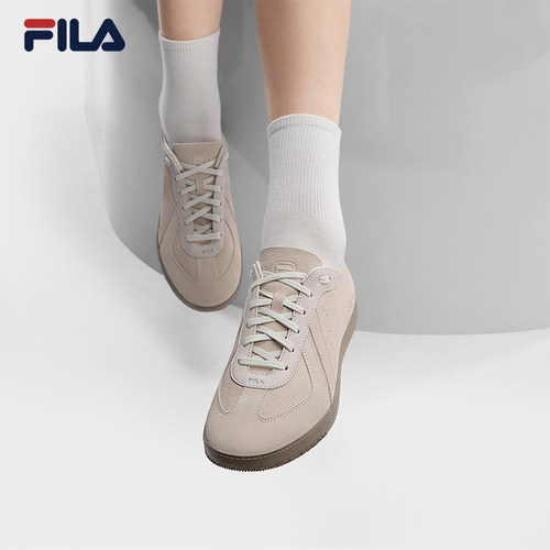 FILA斐乐女子休闲板鞋