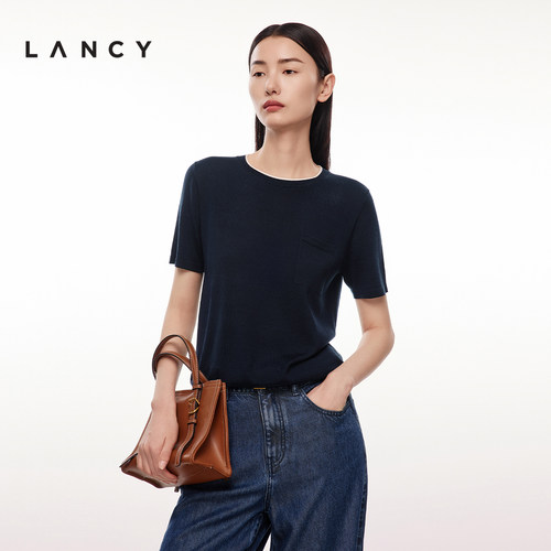 胸前口袋 基础圆领 下摆收束