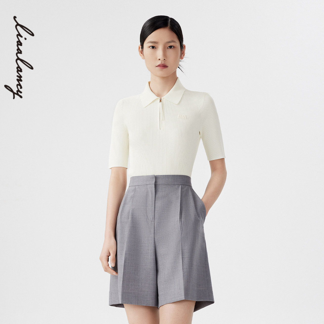 POLO领型 胸前刺绣 抽条肌理