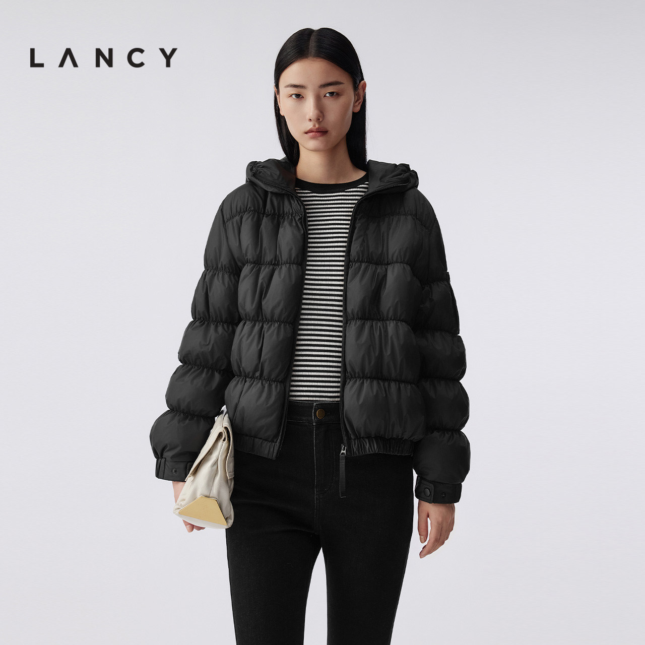 LANCY/朗姿2025冬新款鹅绒时尚连帽抽褶羽绒服泡芙云感黑色短外套