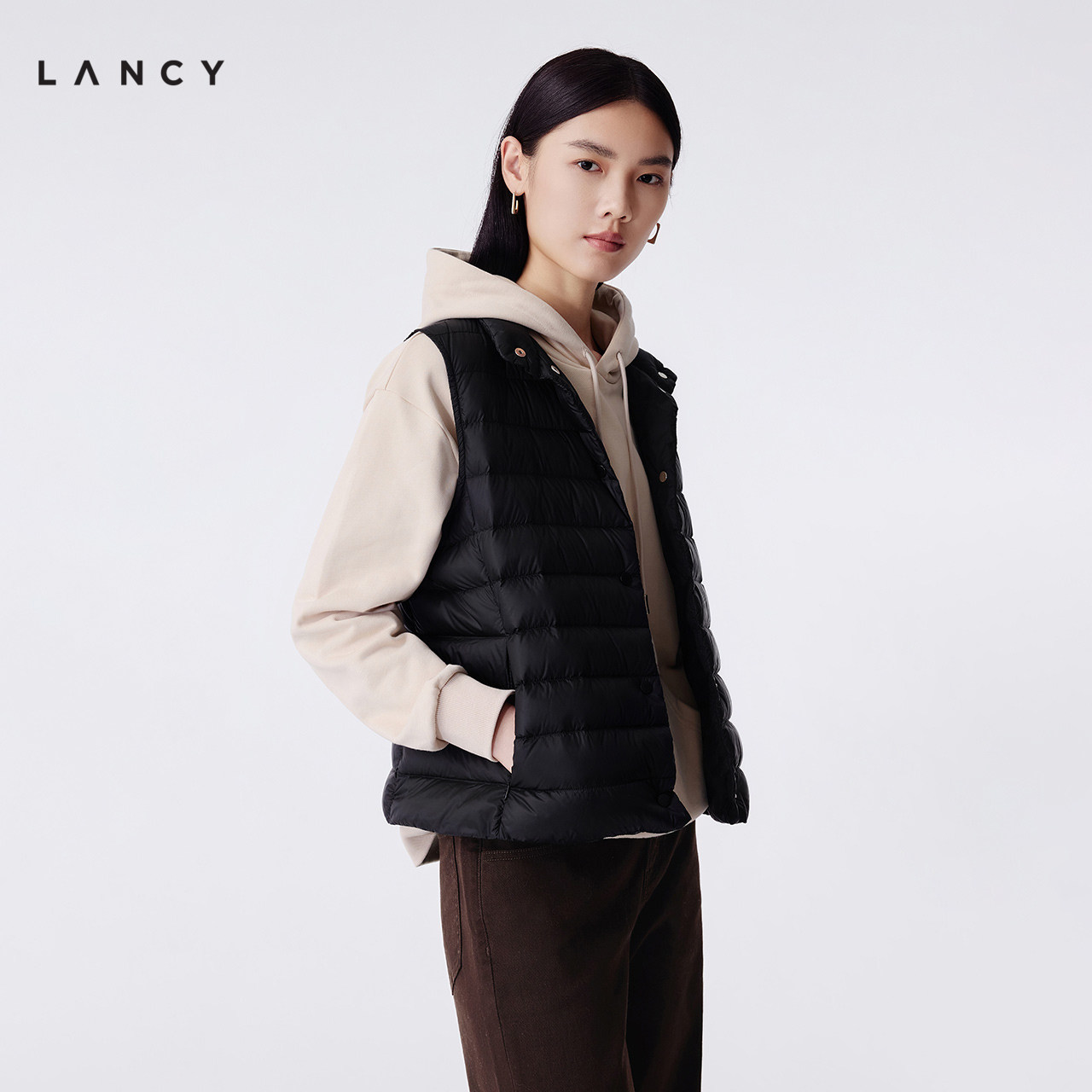 【匈牙利白鹅绒】LANCY/朗姿2025年冬新款简约修身鹅绒羽绒马甲女