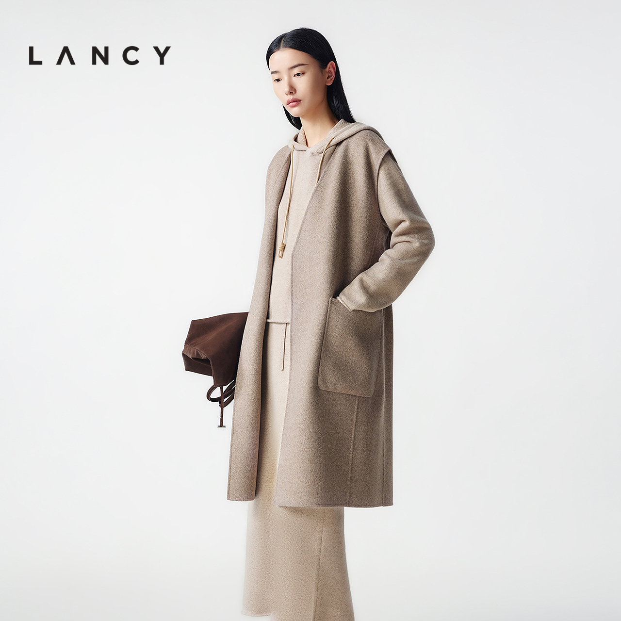 V领设计 双面呢料 交叉裹身