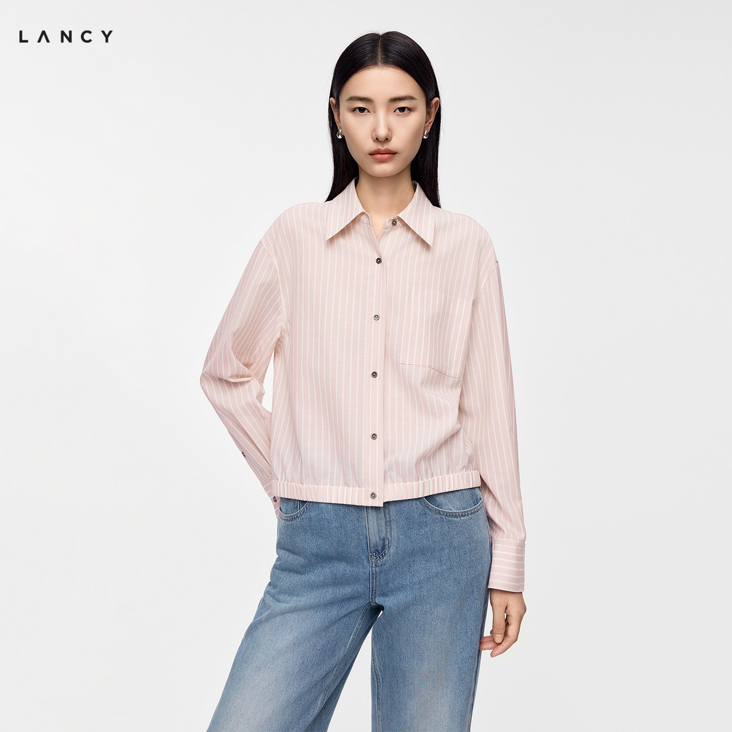 LANCY/朗姿2026秋季新款羊毛简约通勤翻领条纹长袖短款衬衫外套女图片