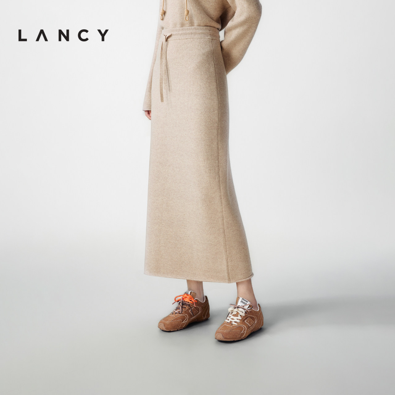 直筒剪裁 收腰设计 百搭纯色