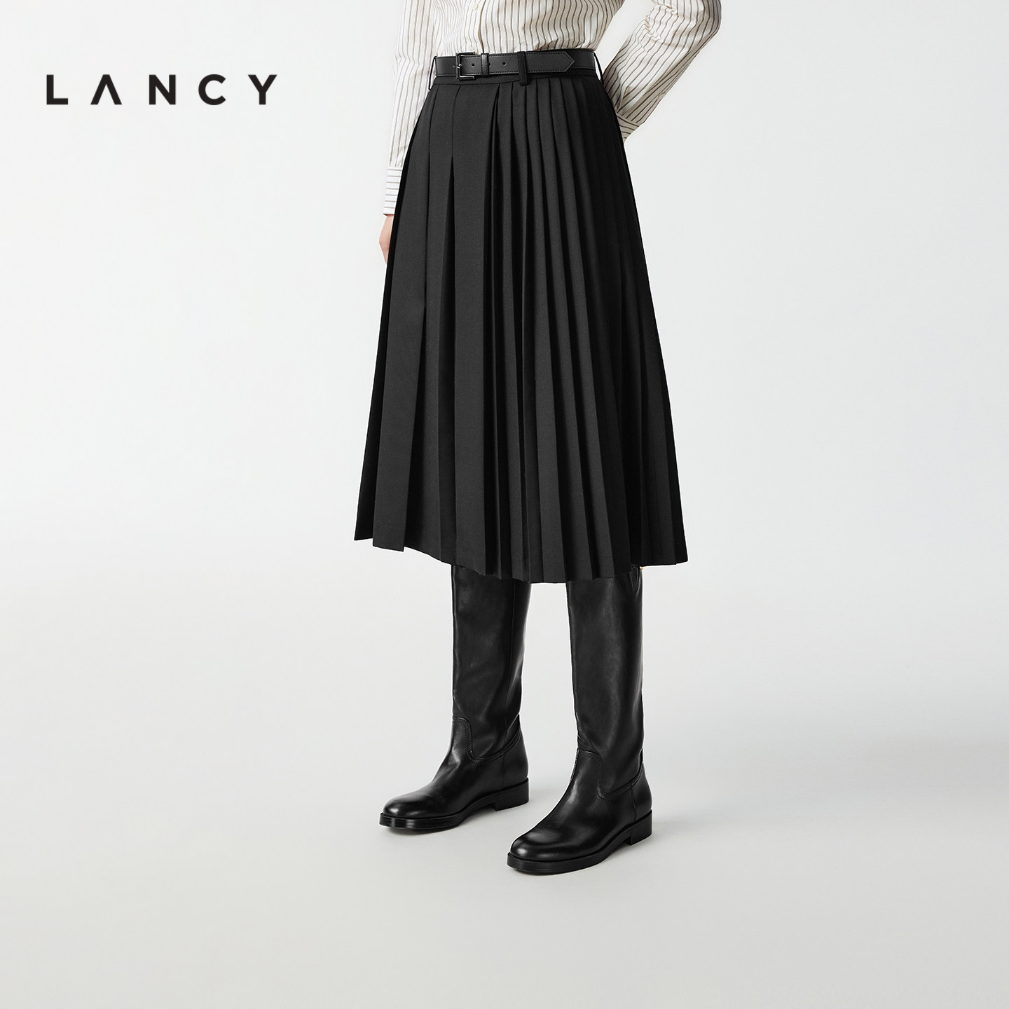 高腰设计 百褶裙摆 腰带搭配