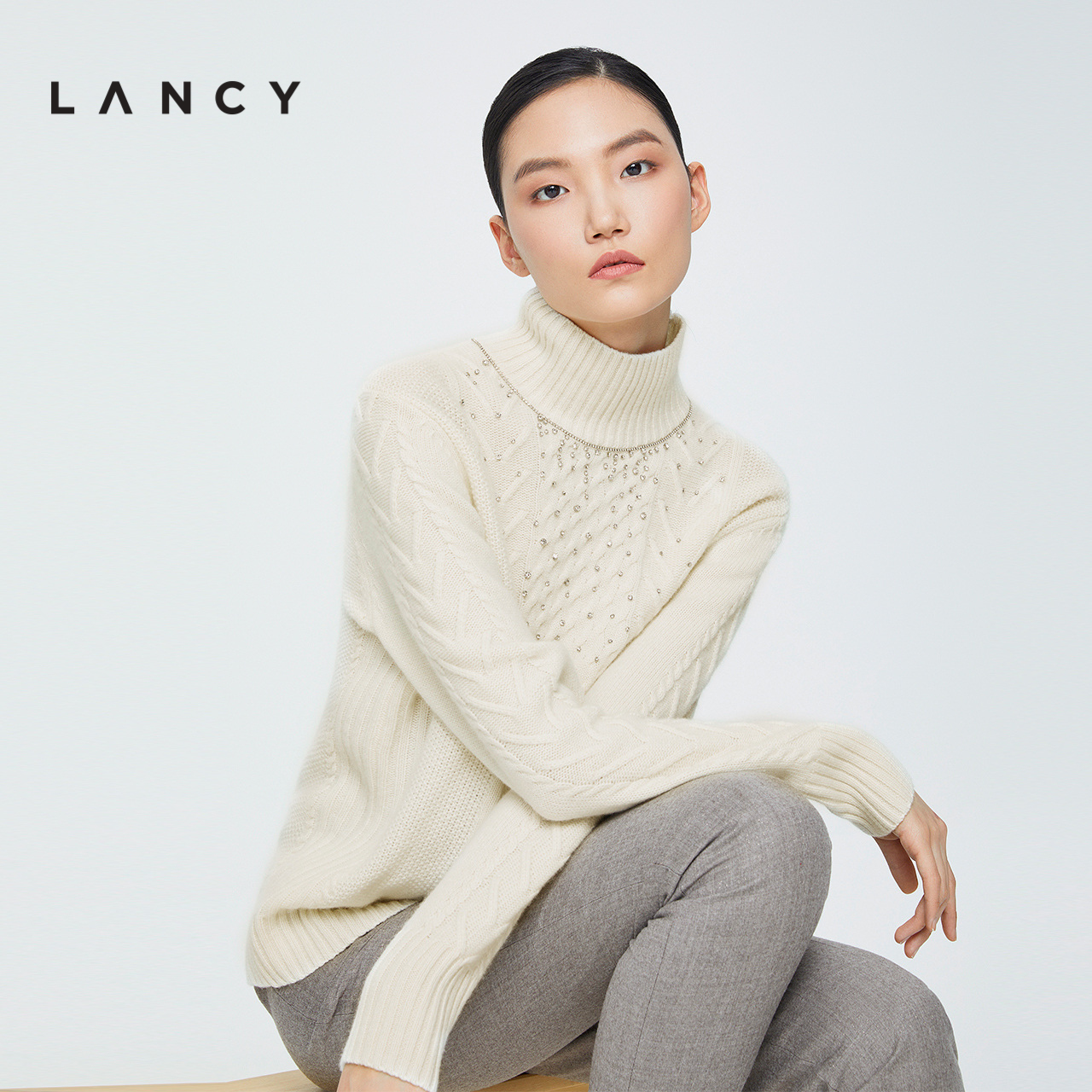 LANCY/朗姿羊绒衫女2022冬季新款高领白色羊毛衫女通勤高端气质女